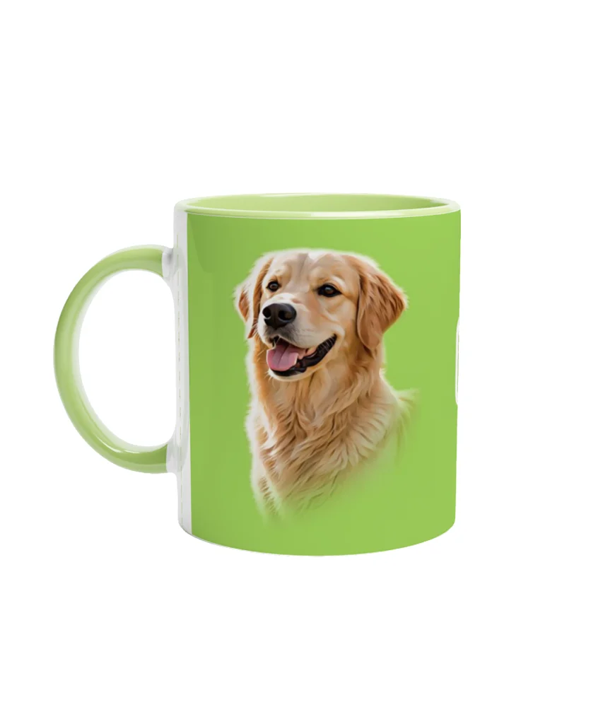 En grön mugg med hundtryck på